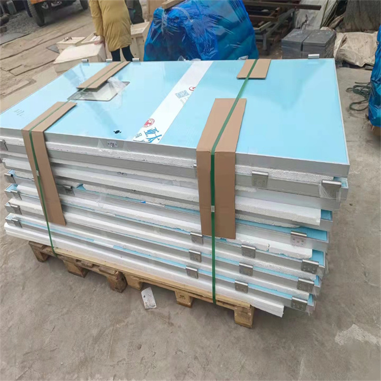 武威工业防护先锋：定制化铅门解决方案全解析